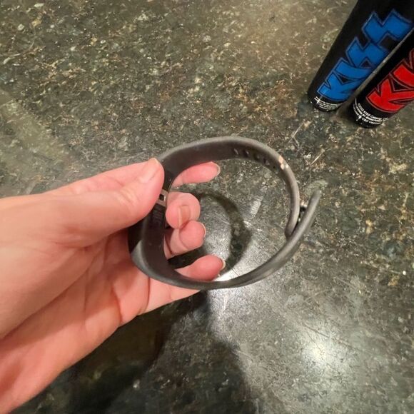 Fitbit Charge - Picture 2 of 7